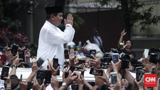 'People Power', Amien Rais dan Wajah Muram Istana Kertanegara Amien Rais dinilai membajak 'people power' yang tak lahir dari krisis namun hasrat untuk memenangkan pasangan Prabowo-Sandi.
