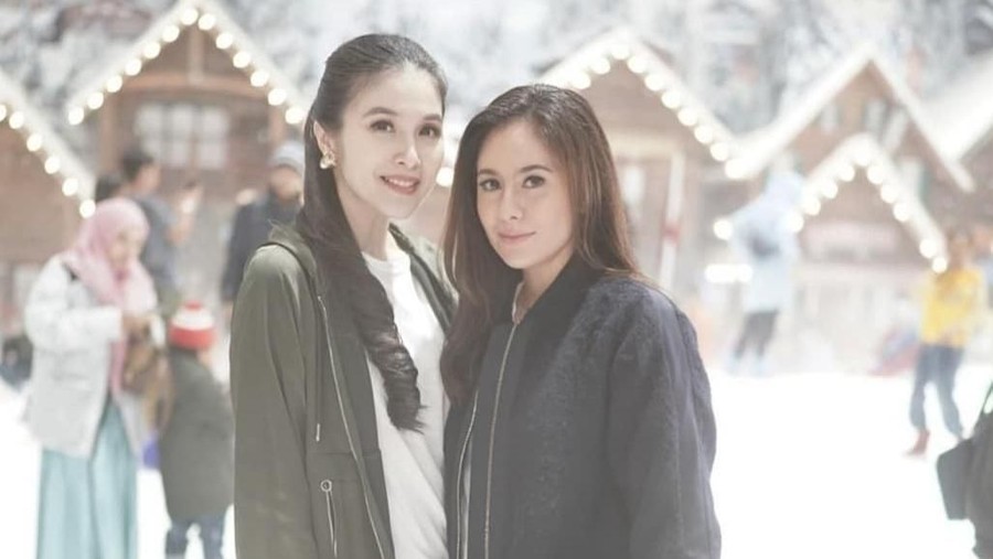 Wulan Guritno sebut Sandra Dewi hami 5 bulan dalam akun Instagramnya.
