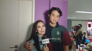 img-title Anak Berhasil Wujudkan Mimpi, Iis Dahlia: Alhamdullilah