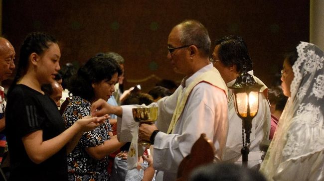 Berbagi ucapan Kamis Putih kepada sesama umat Katolik dapat menjadi cara untuk merenungkan pengorbanan Yesus. Berikut kumpulan ucapan Kamis Putih terbaik.