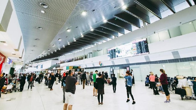 Lampu hijau itu diberikan Australia setelah menurunkan level peringatan nasihat perjalanan ke Indonesia yang ditetapkan kementerian luar negerinya.