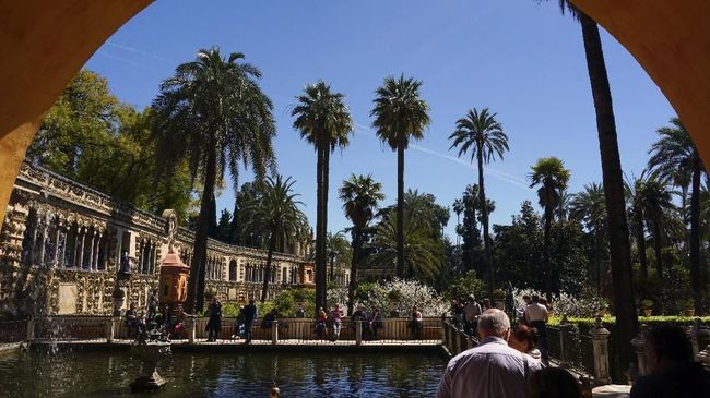 Sebagai penggemar Game of Thrones, menetap di Spanyol menjadi kesempatan bagi saya untuk bertamu ke lokasi syuting serial karya George R. R. Martin itu.