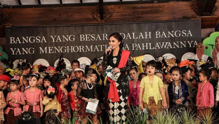 9 Seleb Yang Ikut Merayakan Hari Kartini Dari Bunga Citra Lestari Hingga Krisdayanti, Berikut Deretan Seleb Yang Ikut Merayakan Hari Kartini.