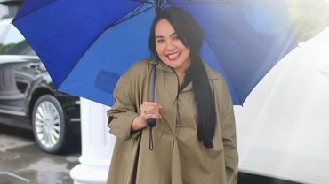 img-title Jadi Penari, Dewi Gita Pernah Diganggu Makhluk Halus