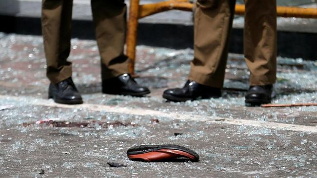 Pria Diduga Ledakkan Diri di Pos Polisi Kartasura Solo Sebuah ledakan bom terjadi di sekitar Pos Polisi dekat Tugu Kartasura, Sukoharjo, Jawa Tengah, yang berbatasan dengan Kota Solo.