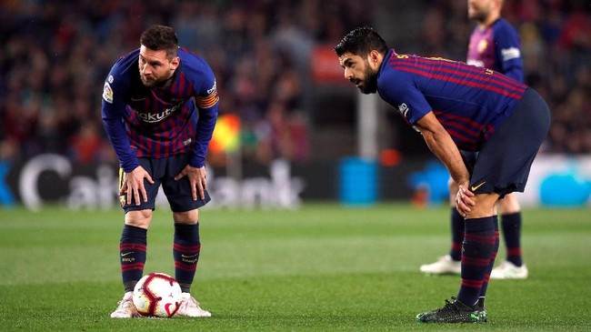 Barcelona akan menghadapi Liverpool di leg pertama semifinal Liga Champions. Berikut empat duel kunci yang bisa menentukan hasil pertandingan.