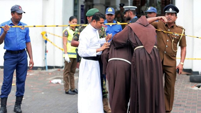 Gereja Katolik Yerusalem mengatakan ledakan tersebut sangat menyedihkan karena datang saat umat Kristiani merayakan Paskah dan berdoa semoga pelaku bertobat.