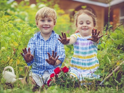 5 Cara Membuat Anak Mencintai Lingkungan di Hari Bumi