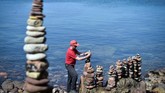 FOTO: Adu Ilmu Susun Batu di Eropa Kejuaraan menyusun batu di Eropa baru saja usai dilaksanakan di Skotlandia akhir April kemarin, semua jagoan susun batu 'turun gunung' unjuk kebolehan.