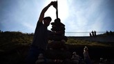 FOTO: Adu Ilmu Susun Batu di Eropa Kejuaraan menyusun batu di Eropa baru saja usai dilaksanakan di Skotlandia akhir April kemarin, semua jagoan susun batu 'turun gunung' unjuk kebolehan.