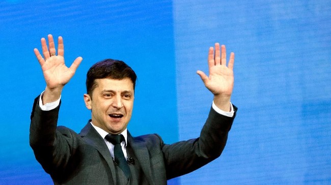 Presiden baru Ukraina Volodymyr Zelensky mendesak penurunan harga gas untuk kebutuhan rumah tangga. Namun, bertentangan dengan keinginan IMF.