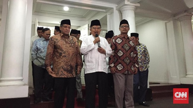 Wapres Jusuf Kalla (JK) berharap Calon Presiden (Capres) Joko Widodo dan Prabowo Subianto segera melakukan pertemuan sebagai langkah rekonsiliasi usai pilpres.