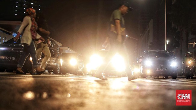 Dinas Perhubungan DKI Jakarta akan menutup lebih dari 20 ruas jalan di sekitar Bundaran HI dan Monas mengantisipasi perayaan malam Tahun Baru 2020.