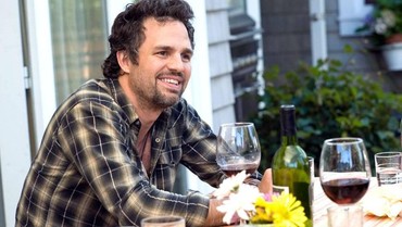 Resmi Bintangi Serial 'Parasite', Mark Ruffalo: Saya Cinta Bong Joon Ho