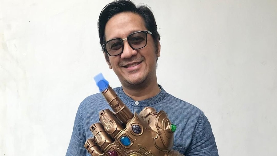 Andre Taulany merayakan akun YouTube miliknya yang mencapai 1 juta subscribers.