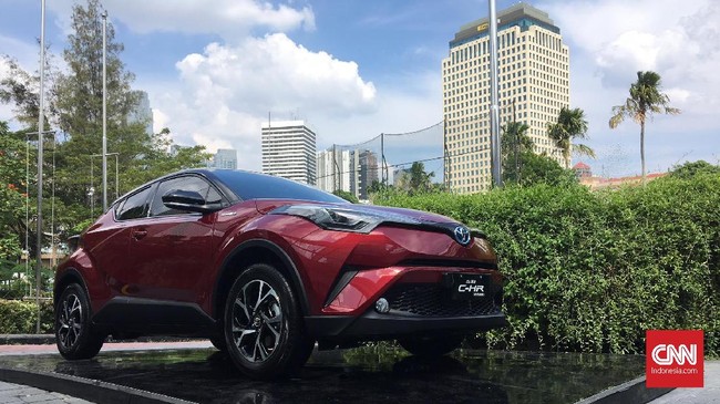 C-HR Hybrid melengkapi mobil hybrid Toyota yang sudah dijual di Indonesia, yaitu Camry dan Alphard.
