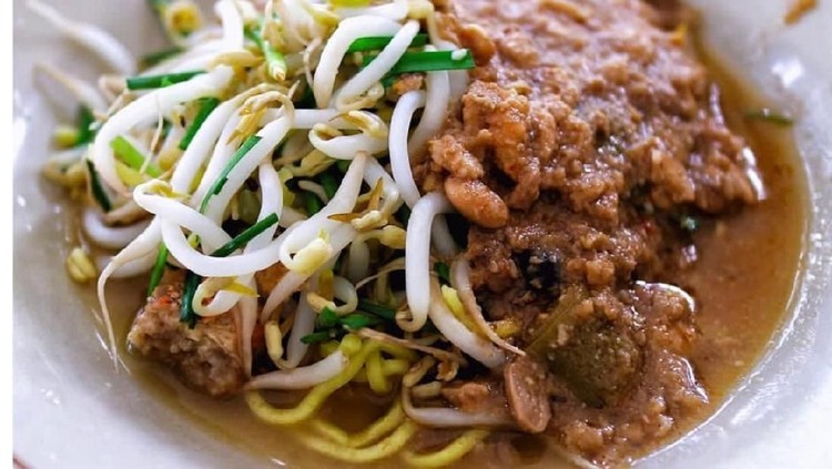 Berkunjung ke Bogor, jangan lupa berburu kuliner khas kota ini ya, Bunda. Berikut rekomendasi kuliner favorit di Bogor yang bisa Bunda dan keluarga kunjungi.