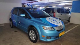 img-title Tesla Model X dan BYD e6 Resmi Jadi Taksi Listrik Blue Bird