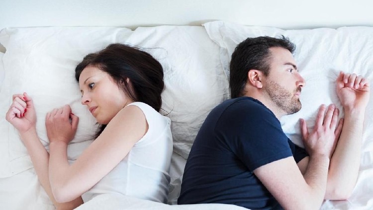 Stres dengan kesibukan di luar rumah bukan penghalang untuk lebih intim dengan suami. Coba 3 posisi agar tubuh jadi lebih nyaman!