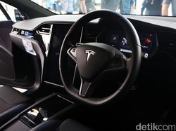 Menanti Tesla Garap Mobil Listrik di RI