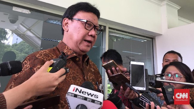 Mendagri Tjahjo Kumolo menyindir PKS dan Gerindra yang tak bisa merampungkan polemik pemilihan wakil gubernur DKI Jakarta hampir setahun.