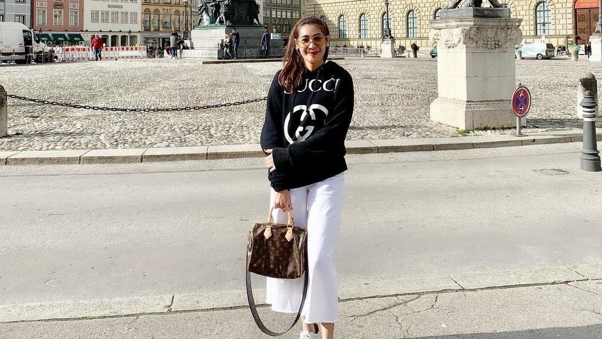 Tengah menjadi sorotan publik&comma; seperti apa sih gaya mewah jalan-jalan ala Erin Taulany yang jarang terekspos media&quest;  Berikut Insertlive sajikan&period;