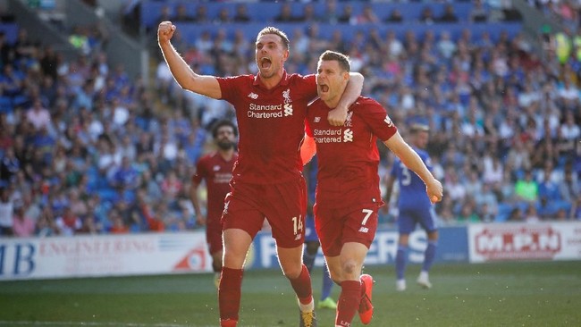 Liverpool kembali menggeser Manchester City dalam klasemen Liga Inggris setelah mengalahkan Cardiff City 2-0, Minggu (21/4).