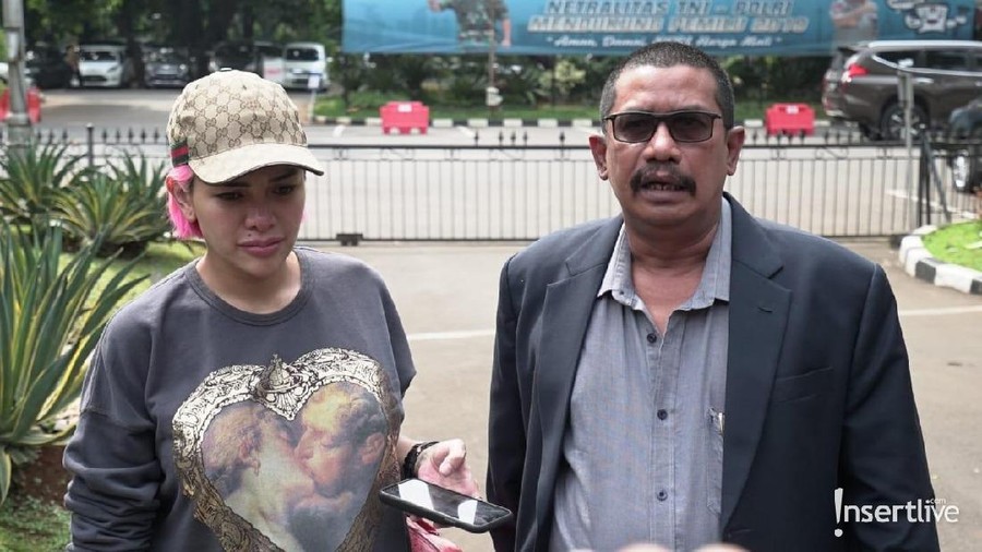 Nikita Mirzani kesal saat anaknya dihina melalui media sosial