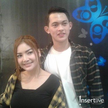 Kisah Cinta Irma Darmawangsa-Irfan dan Teror Elly Sugigi