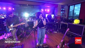 Music at Newsroom: Dhira Bongs - 'Jangan Tumbuh'
