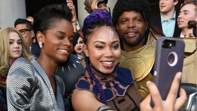 8 Potret Seru Red Carpet 'Avengers: End Game' Rilis besok, Rabu (24/4), berikut delapan potret seru karpet merah Avengers: End Game.