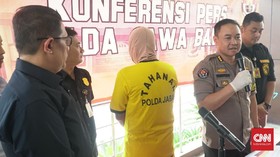 Hoaks Polisi Paksa Buka Kotak Suara, Satpam Bank Ditangkap