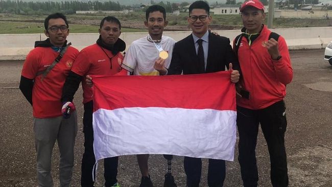 Muhammad Fadli Raih Emas di Kejuaraan Asia Road Cycling 2019 Pesepeda Indonesia, Muhammad Fadli, sukses meraih emas di kelas Paracyling pada Kejuaraan Asia Road Cycling 2019 di Tashkent, Selasa (23/4).