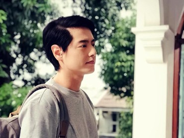 Foto Roger Danuarta Salat Jamaah Dipuji Follower Arie Untung