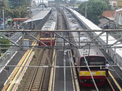 Ada Gangguan, KRL Rangkasbitung-Citeras Gunakan Satu Jalur Bergantian