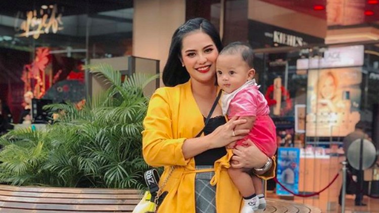 Mytha Lestari ceritakan pengalamannya gunakan obat tradisional saat perut anaknya kembung dan alami muntah.