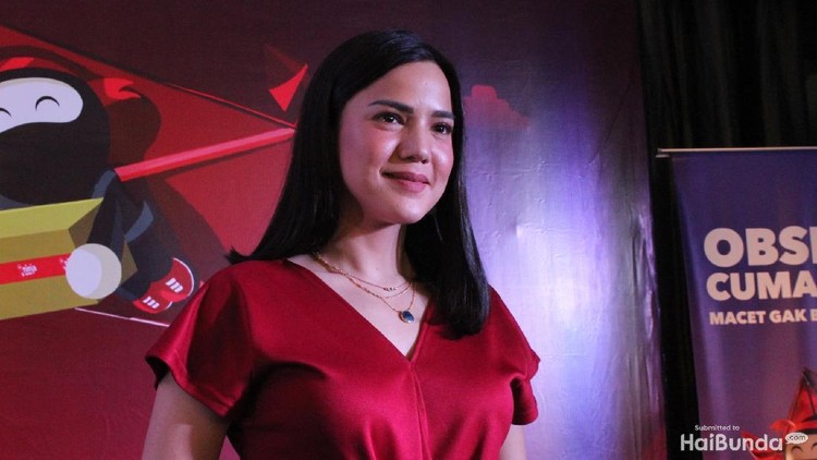 Cara Sederhana Alice Norin Menjaga Berat Badan Ideal Ternyata sederhana lho, cara Alice Norin menjaga tubuhnya agar tetap sehat dan langsing.