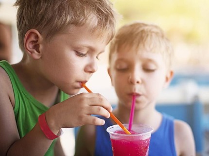 Batasan dan Bahaya Konsumsi Minuman Manis bagi Anak