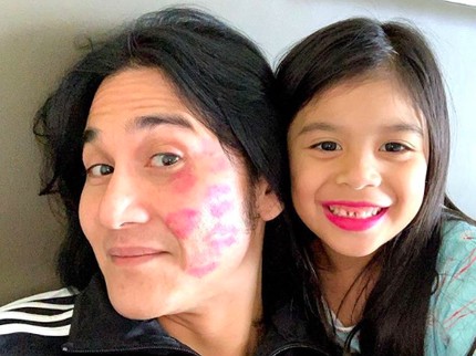Kocak nan Unik, Gaya 7 Ayah Seleb Momong Anak Perempuannya