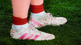 FOTO: Aksi 30 Menit Messi dengan Sepatu Merah Jambu
