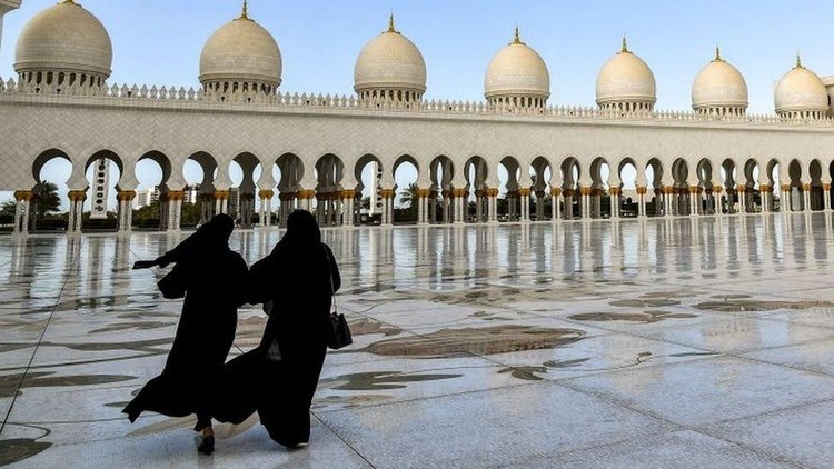 Di Hari Perempuan Sedunia 2020, Uni Emirat Arab (UEA) ikut merayakan dengan memberikan fakta-fakta mengejutkan tentang perempuan di sana. Simak yuk!