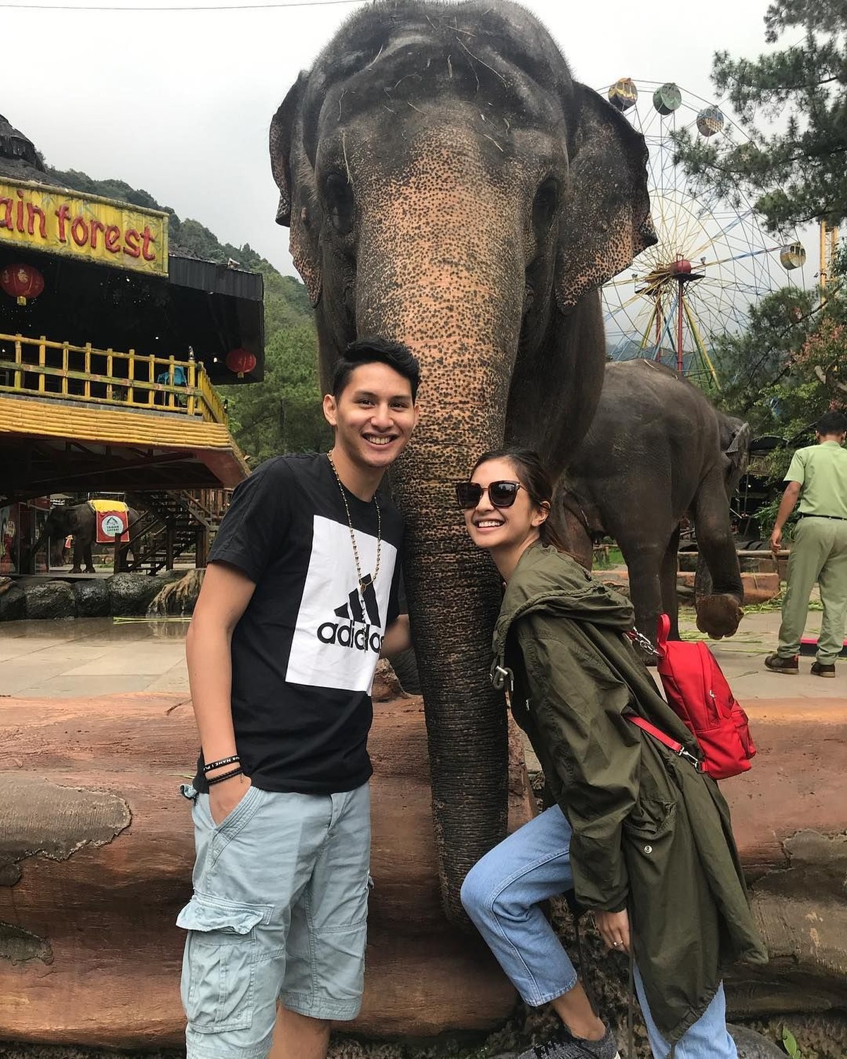 Hubungan asmara Mikha Tambayong dan Daniel Wenas dikabarkan telah kandas&period; Insertlive sajikan kilas balik perjalanan kisah cinta keduanya&colon;