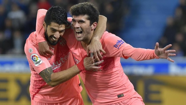 Barcelona selangkah lagi memastikan gelar juara La Liga Spanyol 2018/2019 usai menang atas Deportivo Alaves 2-0 pada laga pekan ke-34.