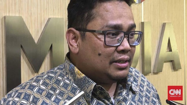 Anggota Bawaslu Rahmat Bagja mengumumkan dirinya positif terinfeksi virus corona pada Selasa lalu (5/1).
