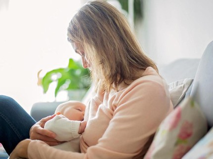 Penyebab Cemas & Rasa Bersalah Sering Hantui Ibu Menyusui