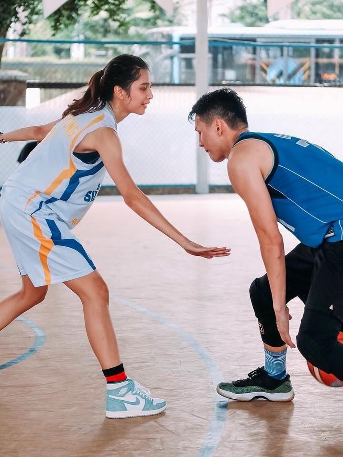 Nama kekasih Mikha Tambayong&comma; Daniel Wenas&comma; sedang menjadi perbincangan saat ini&period; Hal tersebut dikarenakan video asusila yang disebut mirip dengannya&period;