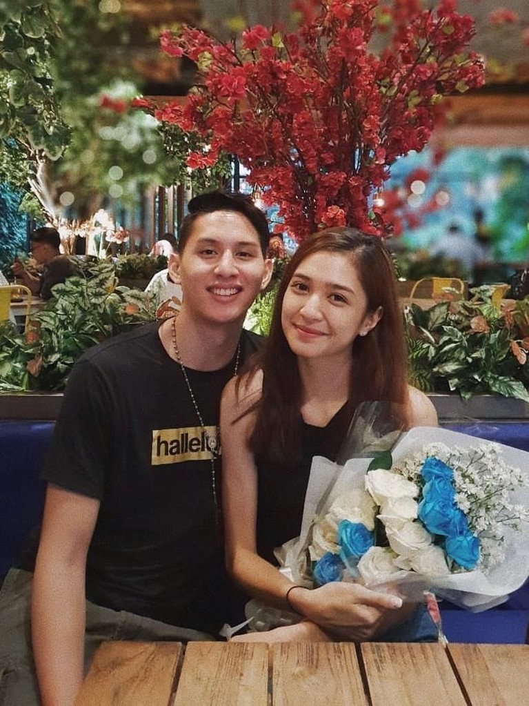 Nama kekasih Mikha Tambayong, Daniel Wenas, sedang menjadi perbincangan saat ini. Hal tersebut dikarenakan video asusila yang disebut mirip dengannya.