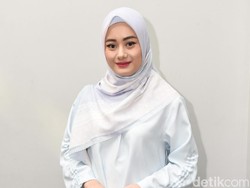 Dinda Hauw dan Rey Mbayang Resmi Menikah!