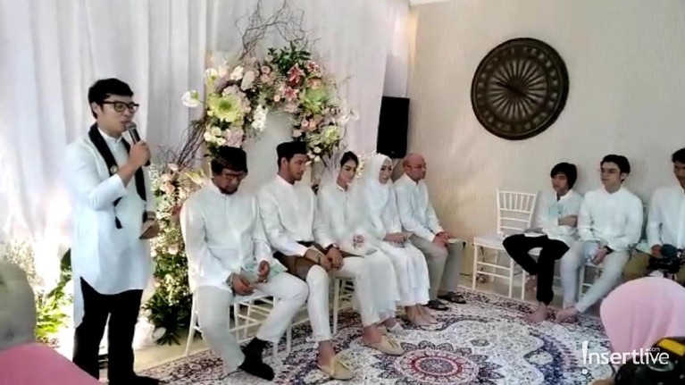 Irish Bella dan Ammar Zoni akan segera melaksanakan pernikahan pada hari Minggu (28/4) mendatang. Jelang hari bahagia itu, keduanya menggelar pengajian.