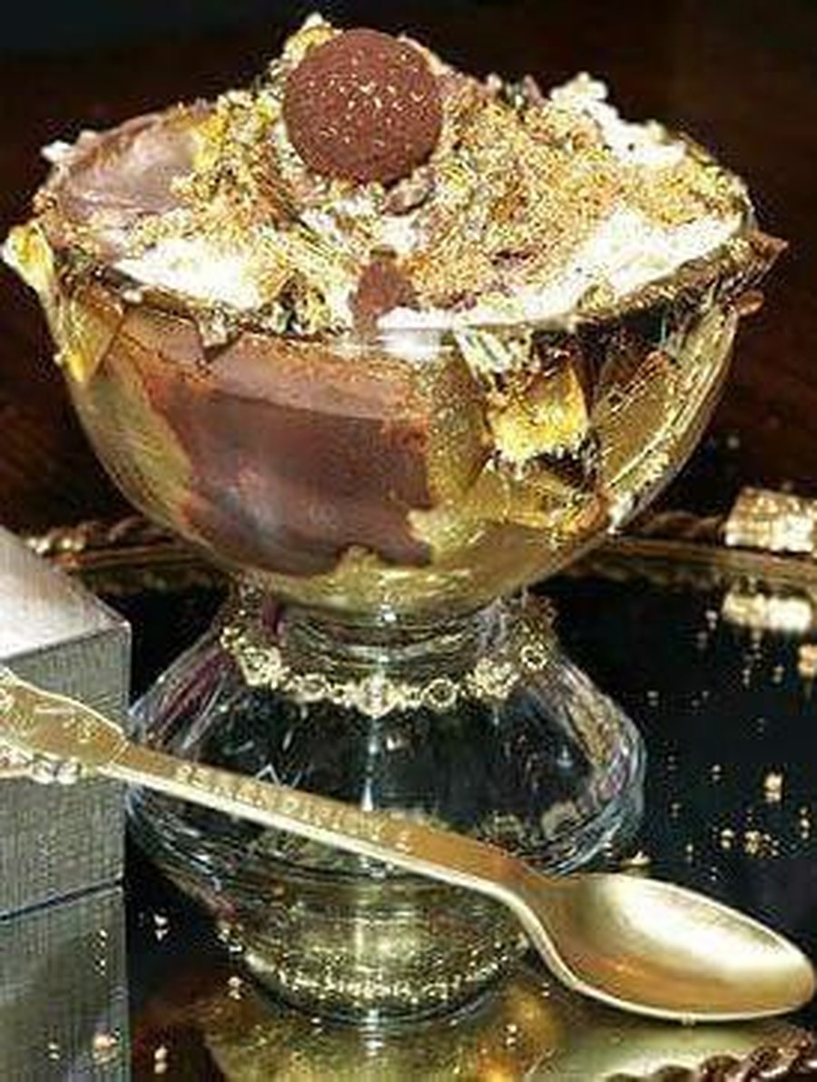The Frrrozen Haute Chocolate Ice Cream Sundae Berbagai jenis makanan dengan harga yang fantastis di dunia.